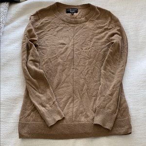 NEVER WORN Banana Republic beige sweater.